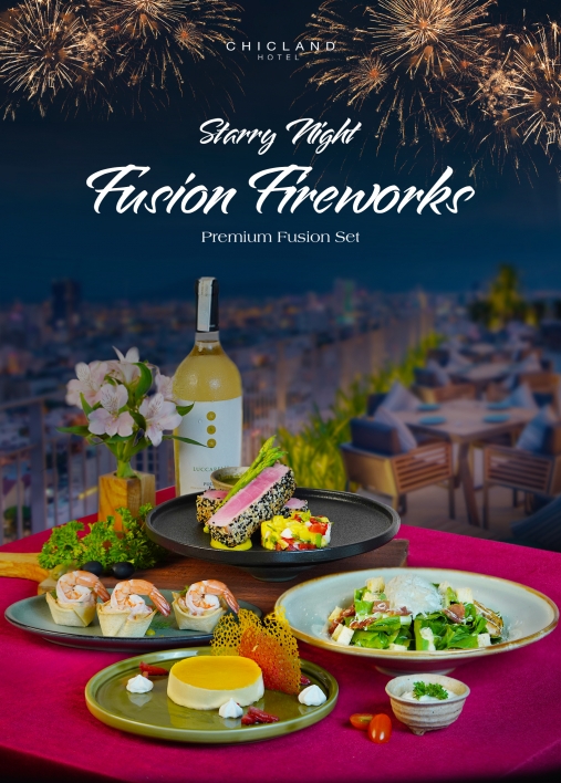 Enjoy a rooftop dinner with fireworks at Chicland Lounge, featuring our "Premium Fusion Set."